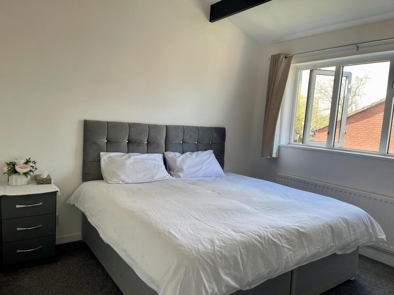 Homestays-Close To Coventry City And University I Free Parking I Wi-Fi Eksteriør billede