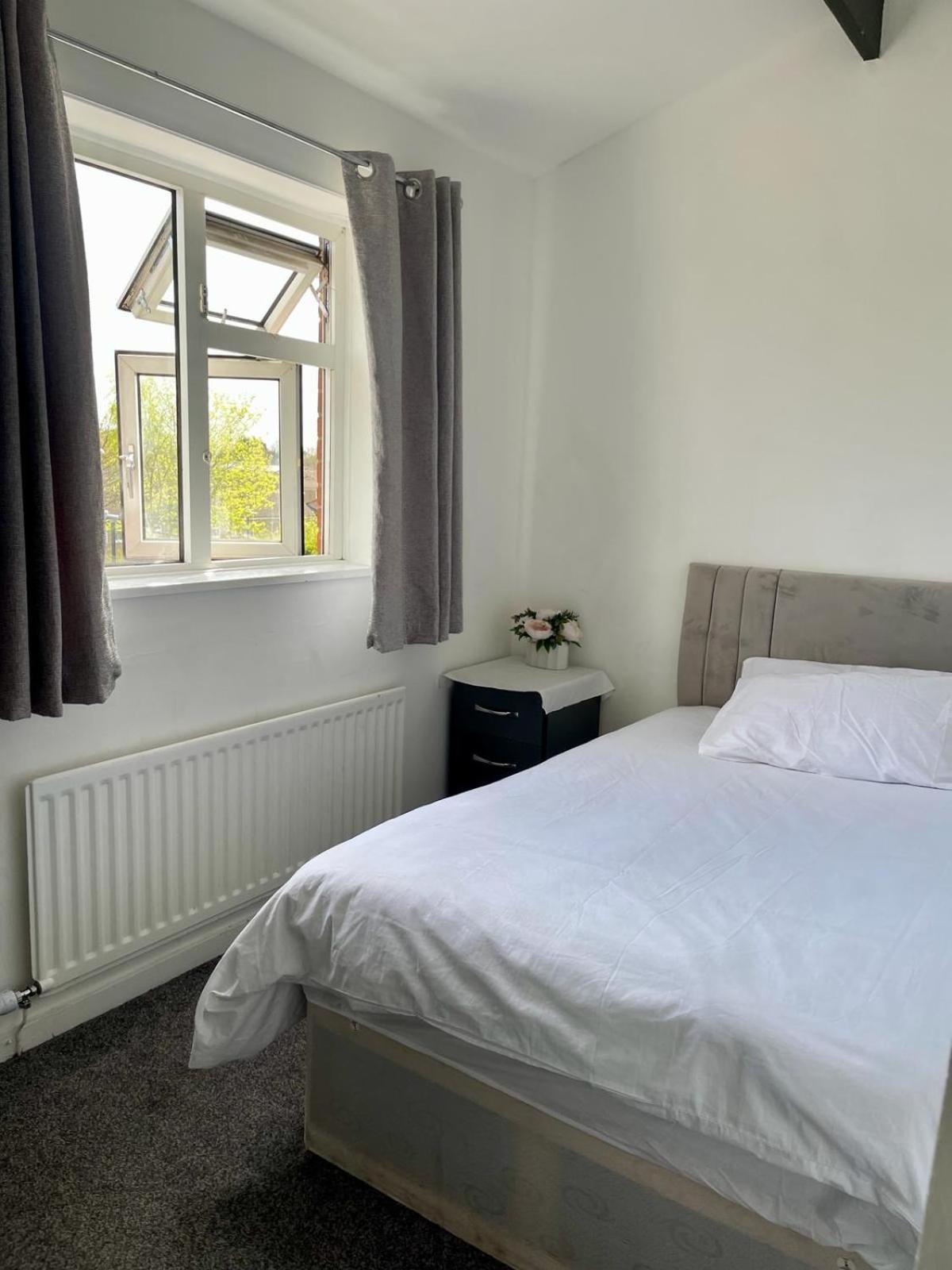 Homestays-Close To Coventry City And University I Free Parking I Wi-Fi Eksteriør billede