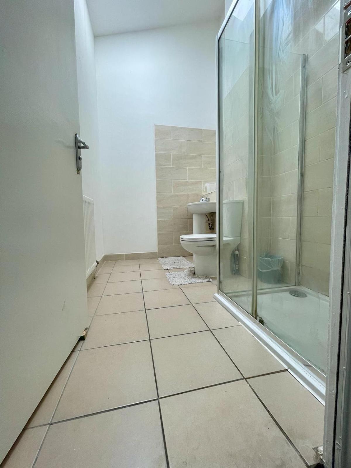 Homestays-Close To Coventry City And University I Free Parking I Wi-Fi Eksteriør billede